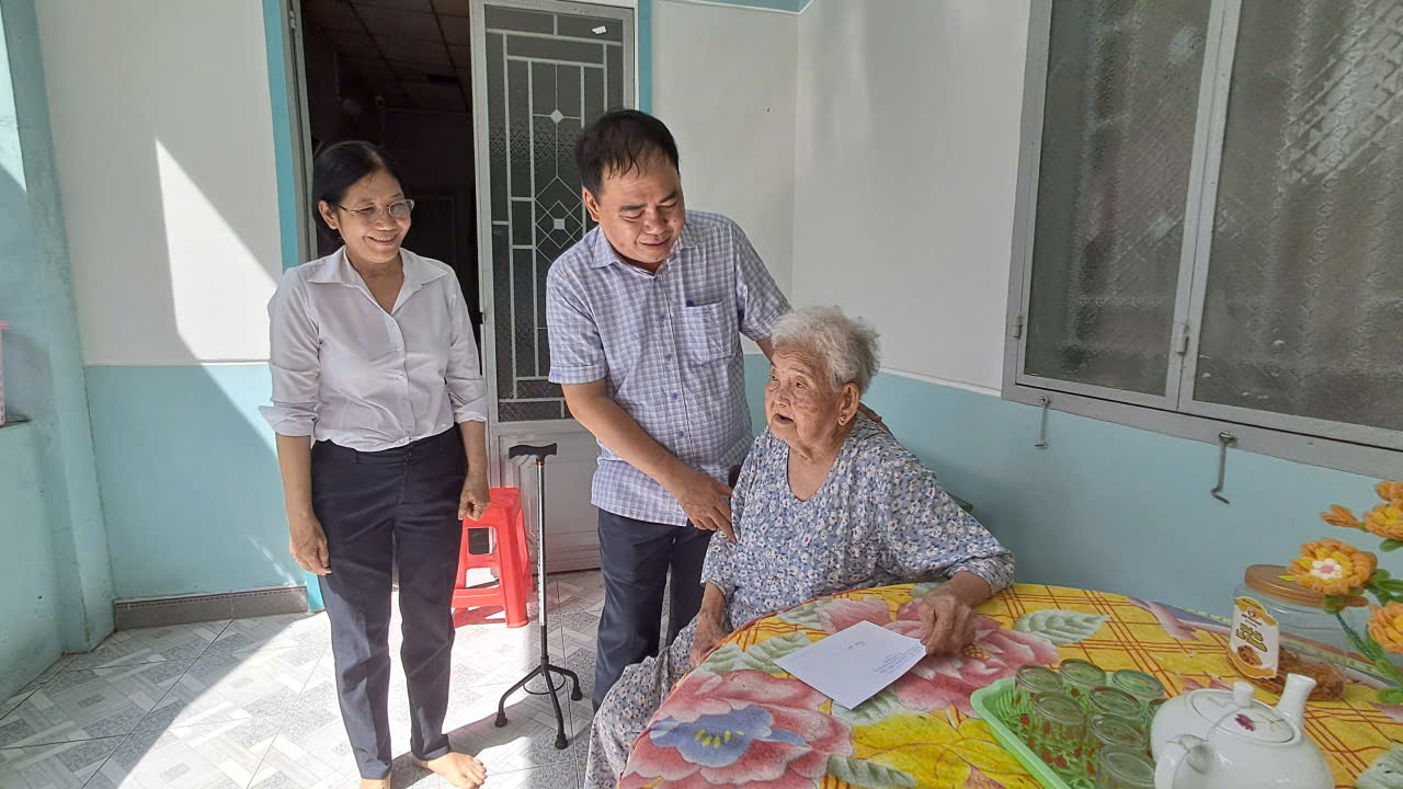 Phường Phú Tân: Tri ân người có công nhân dịp kỷ niệm 79 năm ngày Thương binh - Liệt sĩ (27/7/1947 - 27/7/2026)