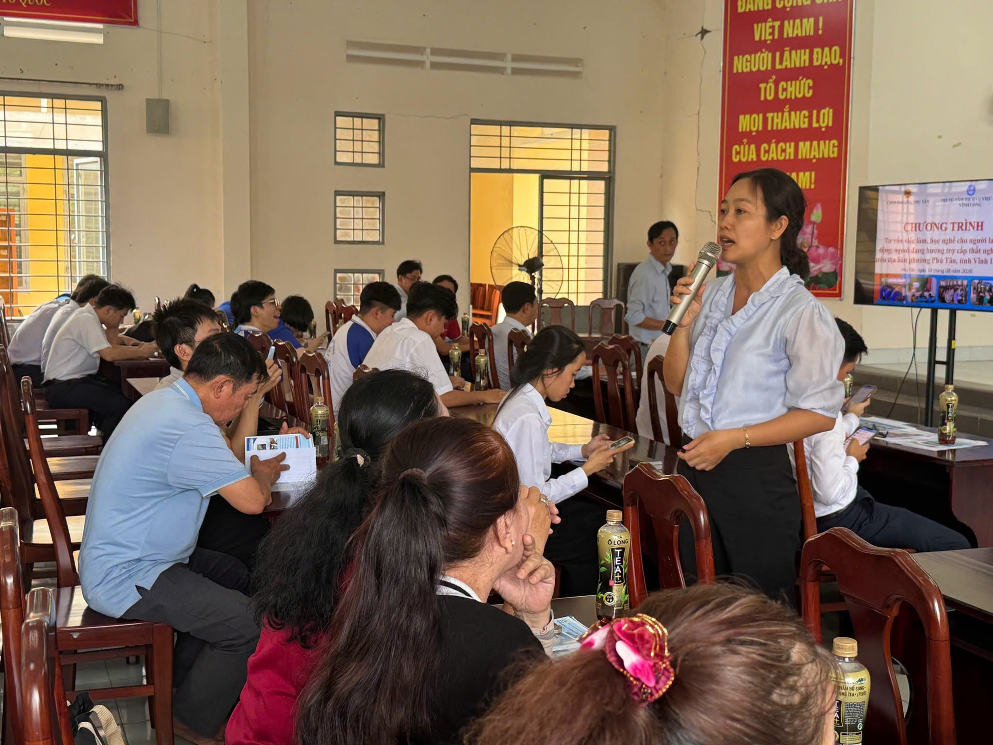 Phường Phú Tân tổ chức tư vấn việc làm, học nghề và đưa người lao động đi làm việc ở nước ngoài theo hợp đồng năm 2026