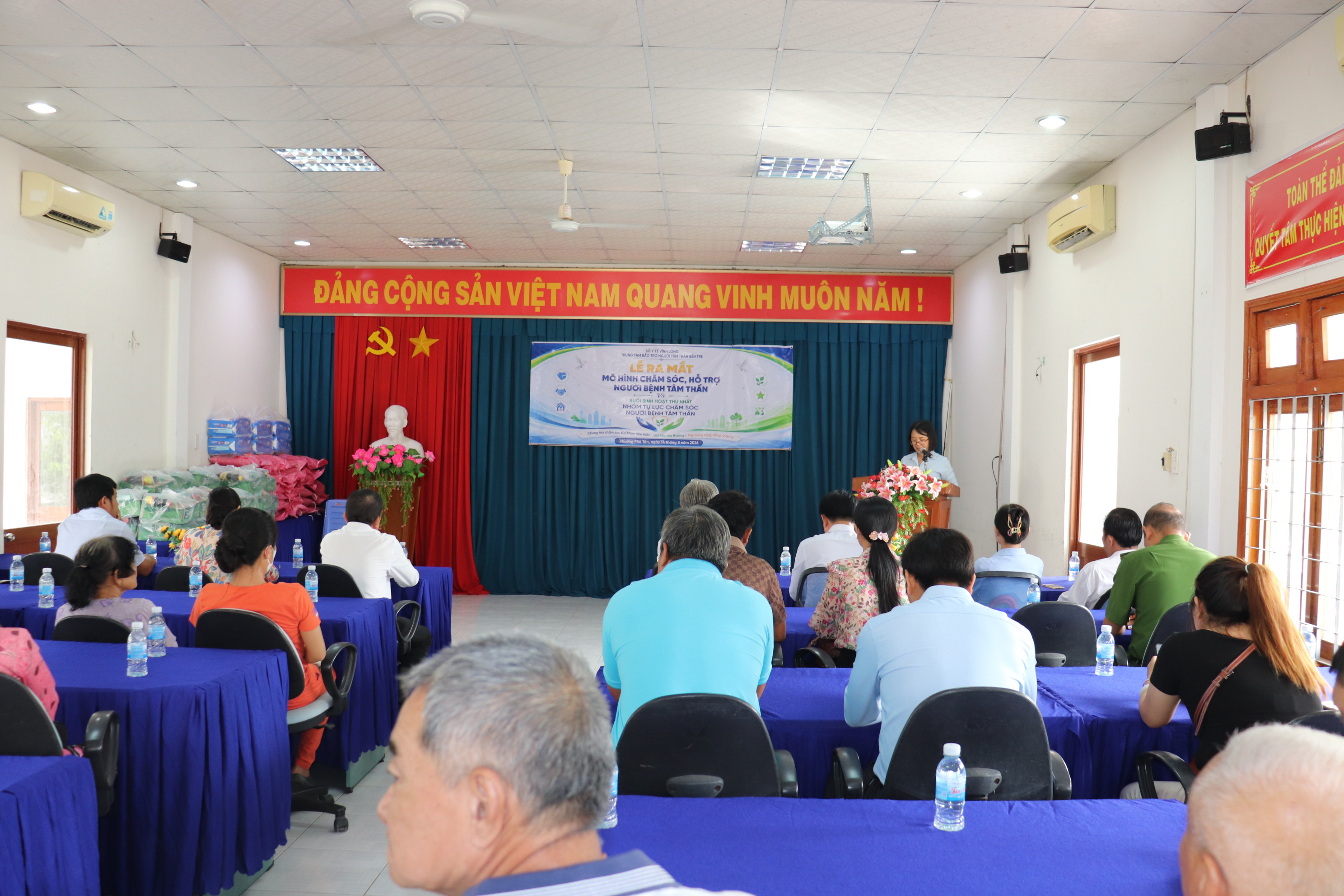 Phường Phú Tân ra mắt Mô hình chăm sóc, hỗ trợ người bệnh tâm thần và Nhóm tự lực chăm sóc người bệnh tâm thần